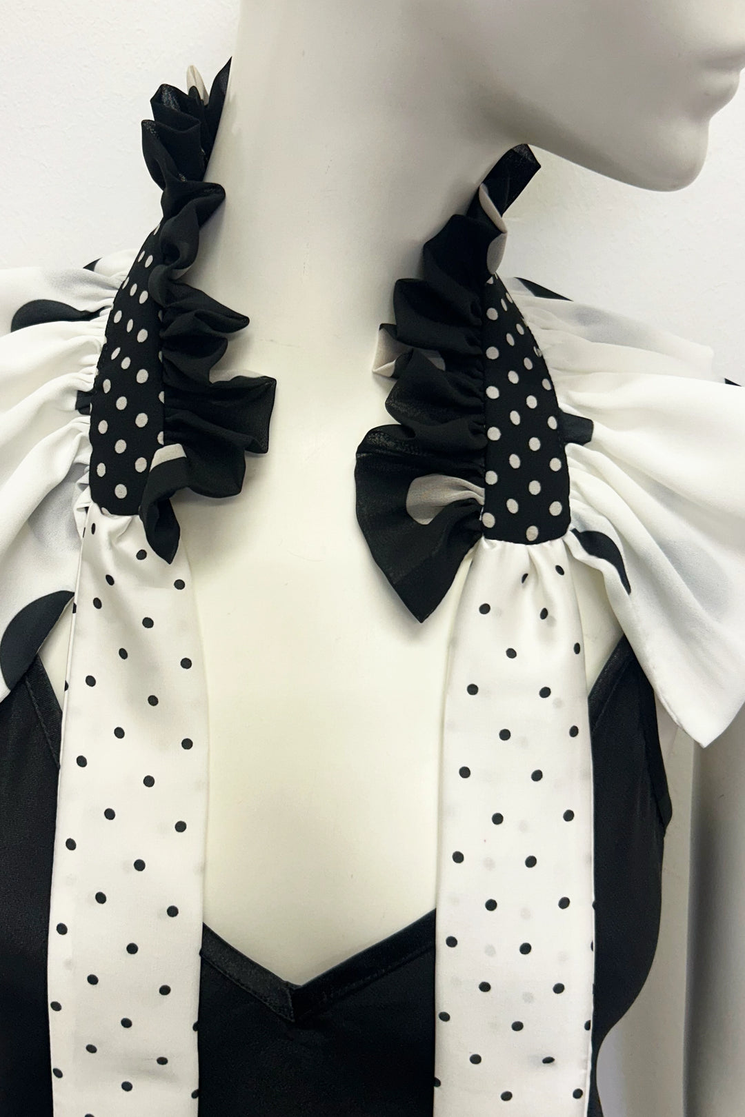 Estelle Frill Tie Collar