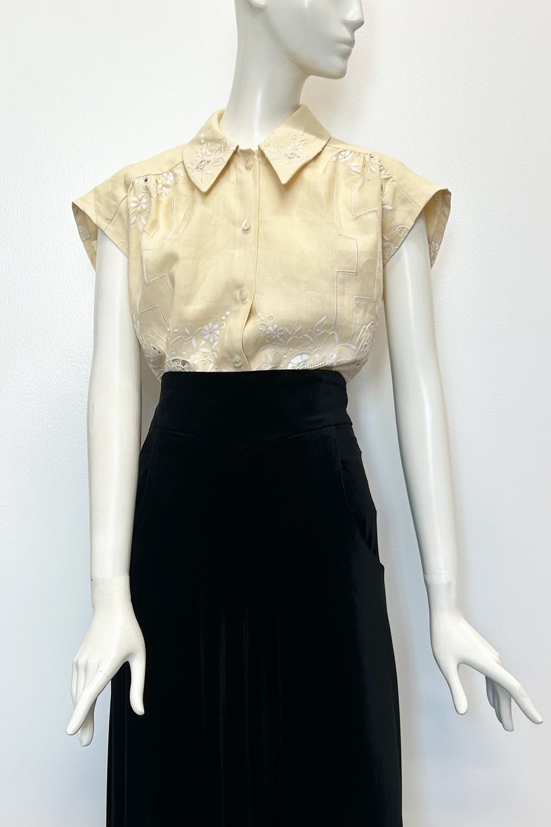 Kitt Blouse in Butterscotch Embroidered Linen